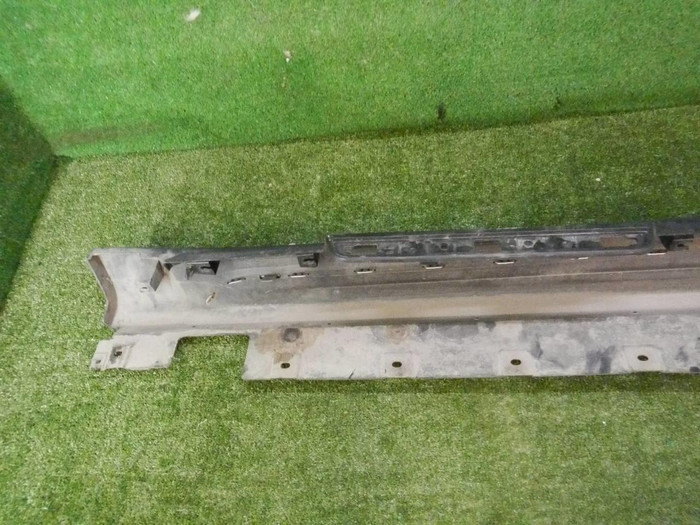 Накладка порога правая Mini Countryman F60 (16-23)