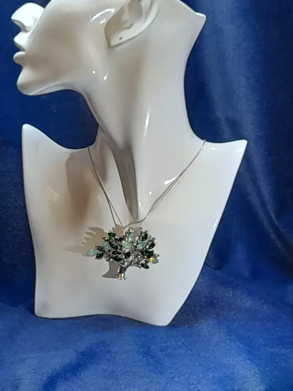 Брошь-кулон "Дерево большое с зелёными стразами" серебро