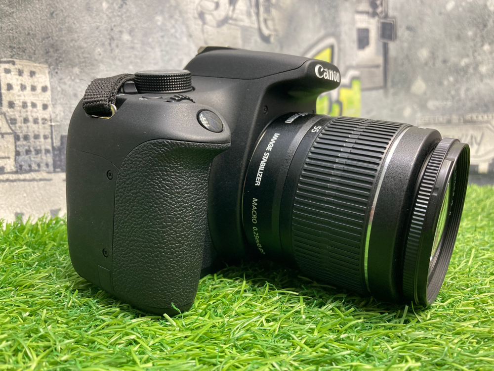 Canon 1200D kit 18-55mm 3.5-5.6 IS II 1000 кадров