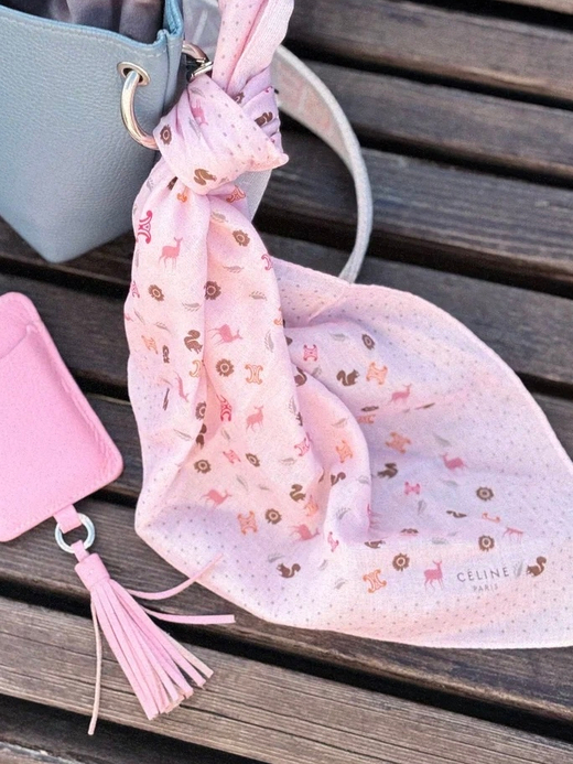 Платок розовый Celine