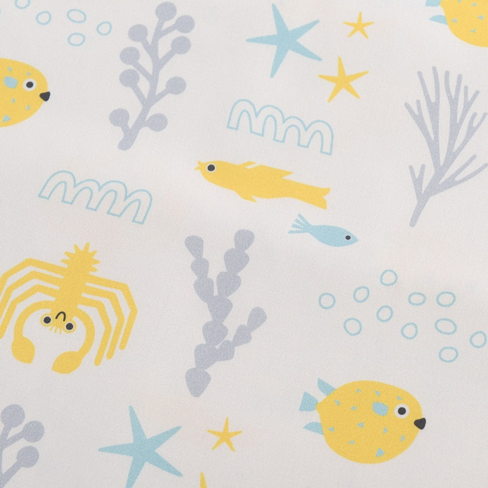 Простыня на резинке из сатина с принтом oceania world из коллекции tiny world, 60х120х20 см