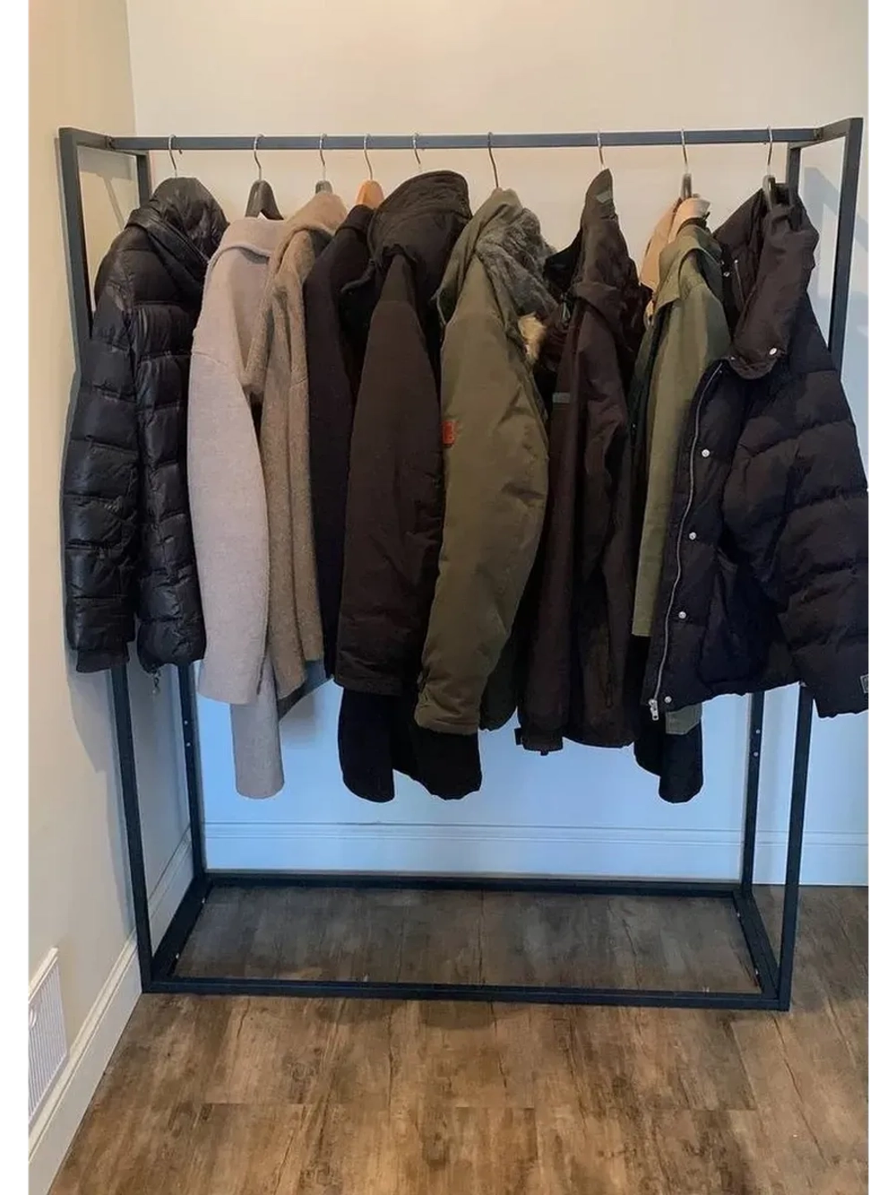 Вешалка напольная для одежды Berta