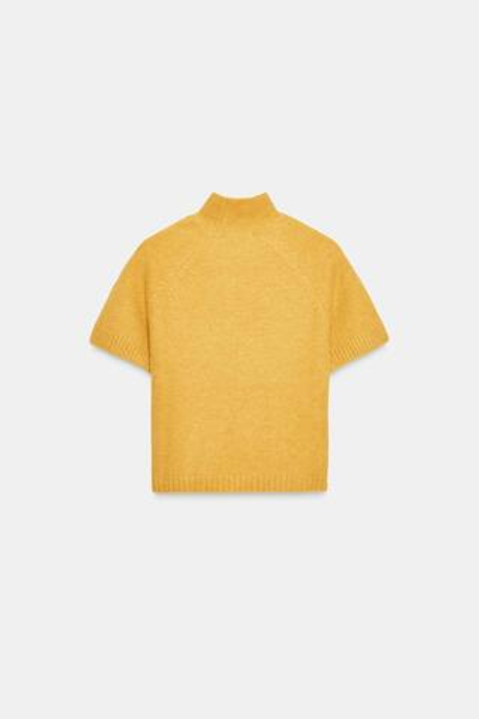 ZARA СВИТЕР ИЗ МЯГКОГО ТРИКОТАЖА С КОРОТКИМИ РУКАВАМИ, ГОРЧИЧНЫЙ