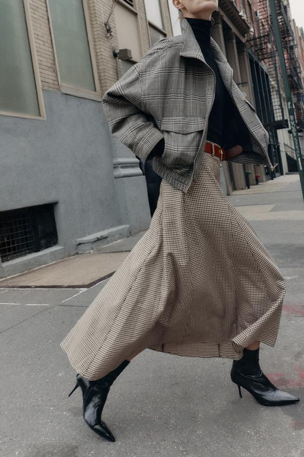 ZARA ЮБКА МИДИ-КЕЙП С РЕМНЕМ И УЗОРОМ «ГУСИНАЯ ЛАПКА», ЧЕРНЫЙ/ЭКРЮ