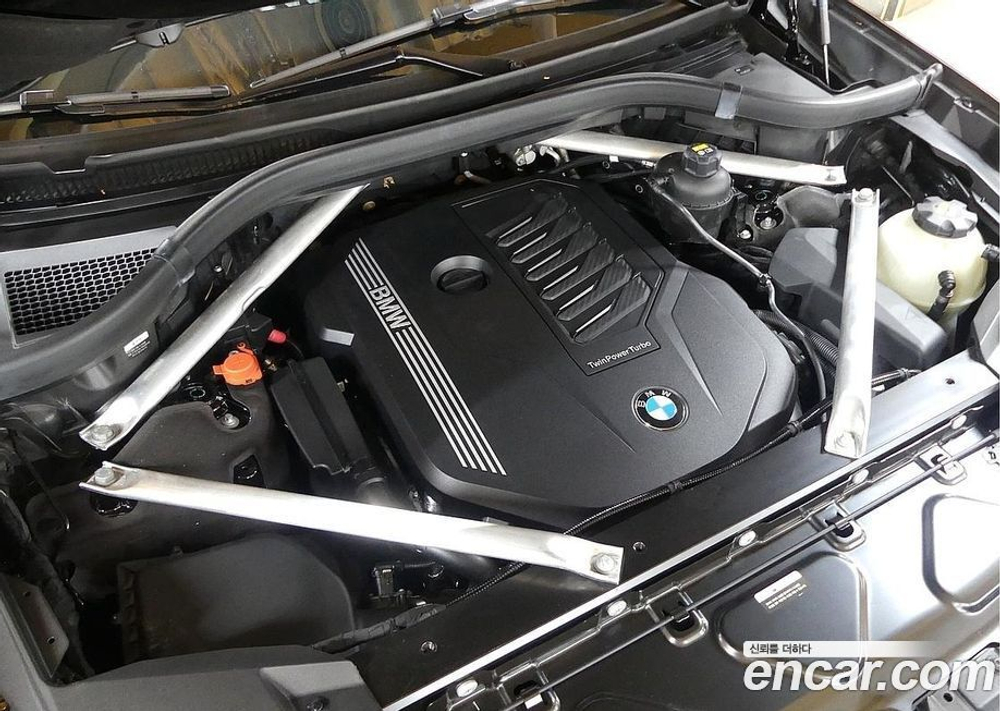 BMW X7 (G07) xDrive 40i Design Pure Excellence 7-и местный (01.2022)