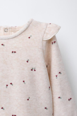 ZARA ВЕЛЮРОВАЯ ФУТБОЛКА С ЦВЕТОЧНЫМ ПРИНТОМ, СВЕТЛО-БЕЖЕВЫЙ