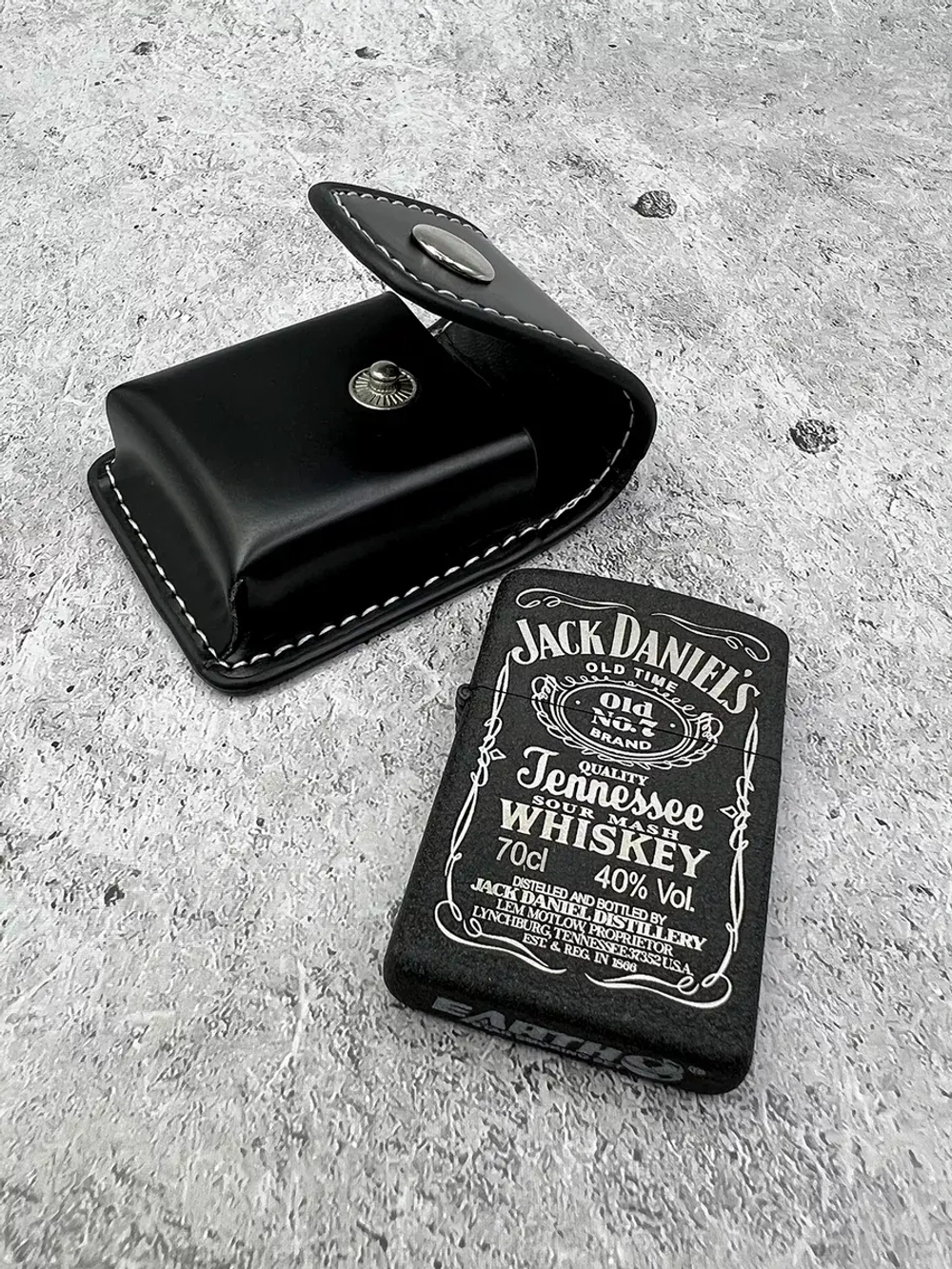 Зажигалка бензиновая в чехле