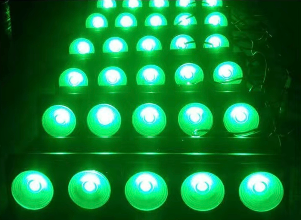 Световой прибор Amixled MATRIX 5EYE BLINDER