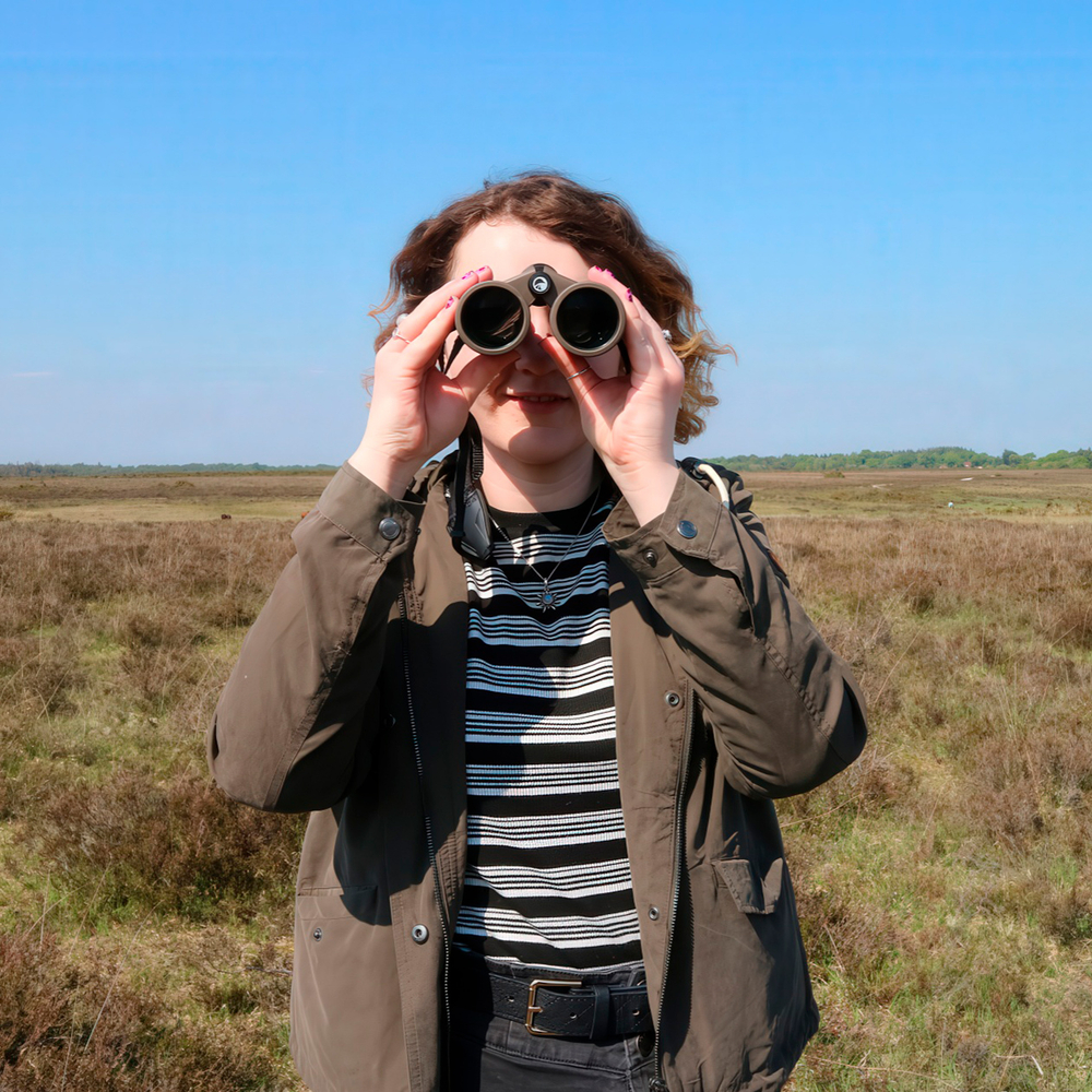 Бинокль Praktica Pioneer R 10x42 Brown - Удобная центральная фокусировка и поворотные наглазники