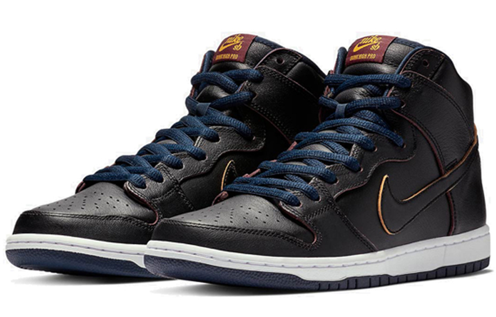 Nike Dunk Sb Pro Cavs Hyper Sneakers