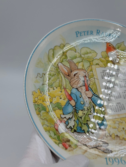 Тарелка Календарь 1996 год Peter Rabbit Wedgwood