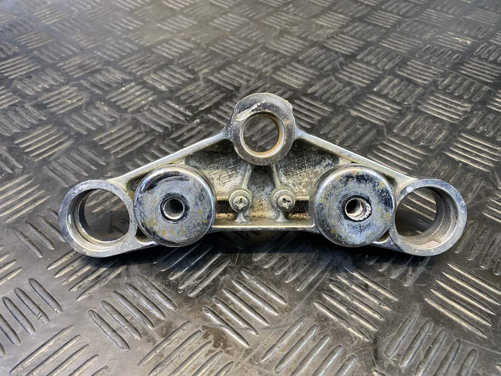 Траверса верхняя Suzuki Intruder VS750 VR51A