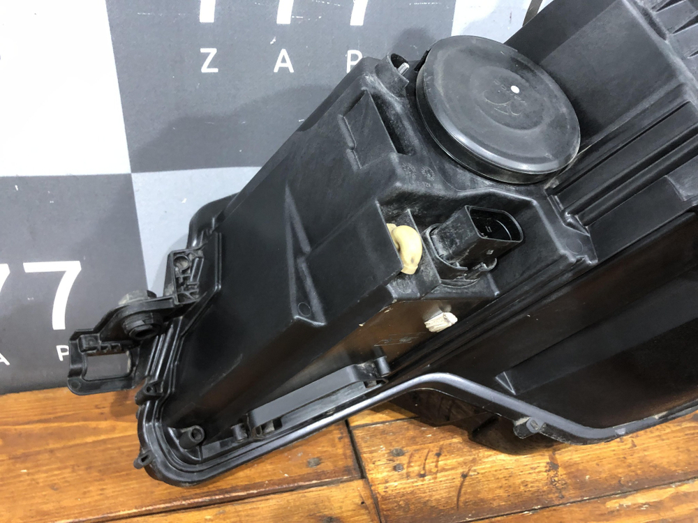 Фара правая галоген Skoda Karoq 17-нв Б/У Оригинал 57B941016A