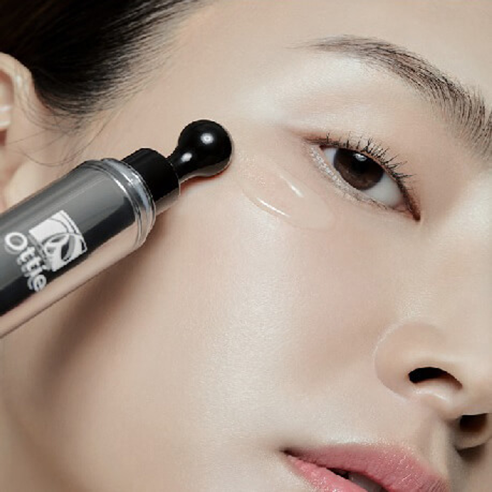 Крем для век с платиной и экстрактом черной икры Ottie Platinum Aura Roll-Up Eye Cream