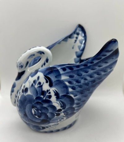 Фруктовница в форме лебедя