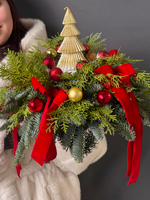 Новогодняя композиция на стол «Ёлочка желаний»