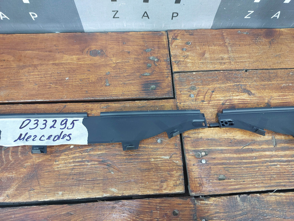 Накладки решетки радиатора Mercedes GLA (X156) 17-нв Б/У Оригинал A1568881000