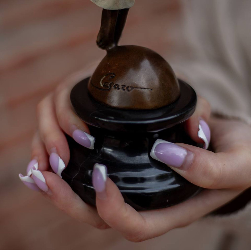 Бронзовая статуэтка