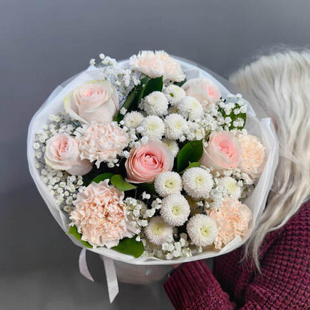 Авторский букет в кремовой гамме