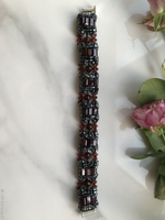 Браслет из бисера "Аделиса" ручной работы с камнем Гранат