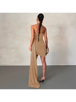 Платье вечернее блестящее со шлейфом