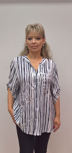 Белый хлопковый блузон-рубашка в черную полоску