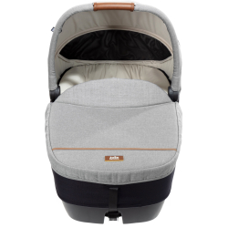 Детское автокресло Joie Calmi