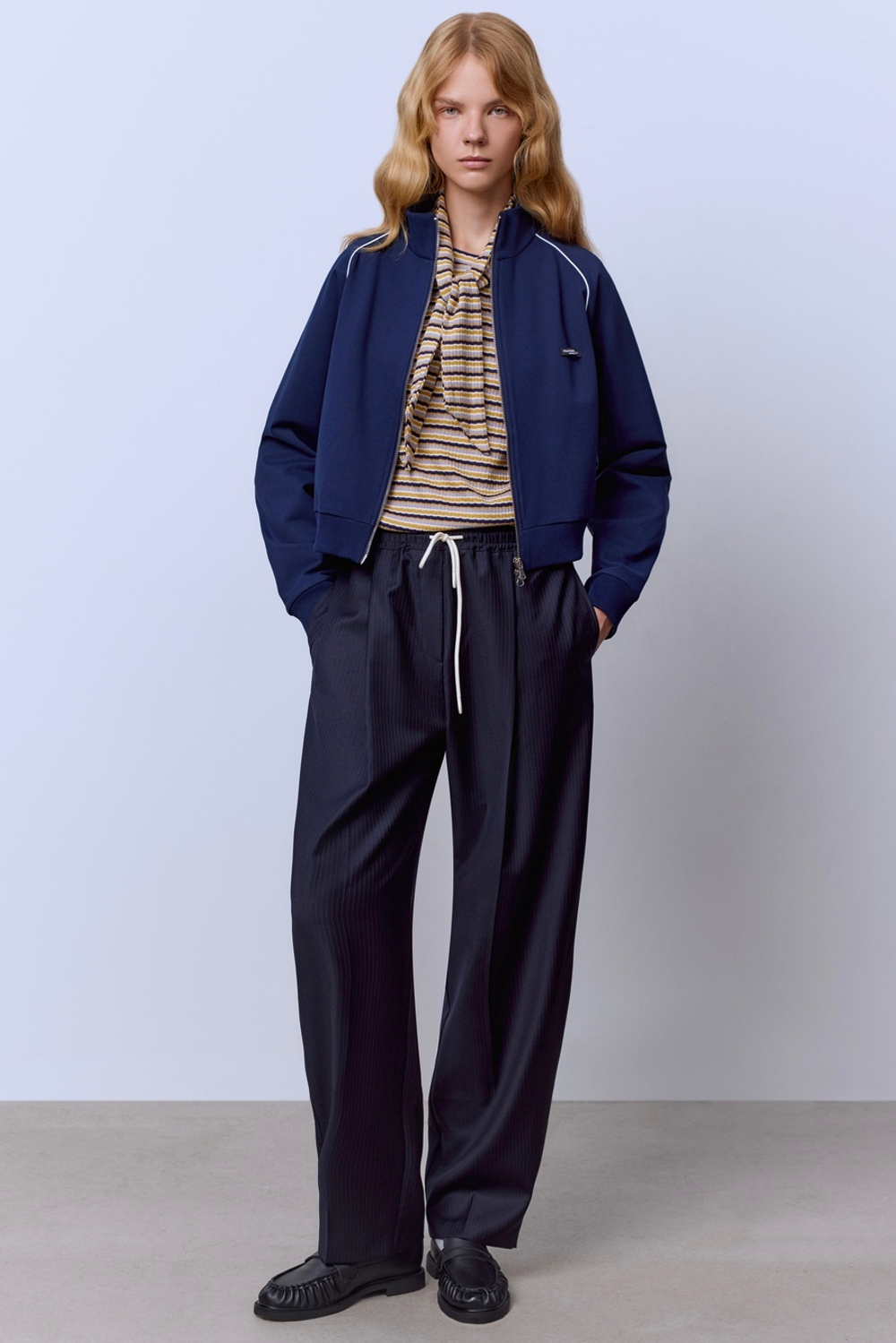 Толстовка укороченная с кантом