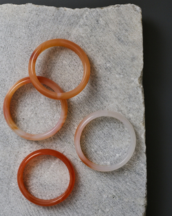 Браслет из рыжего агата