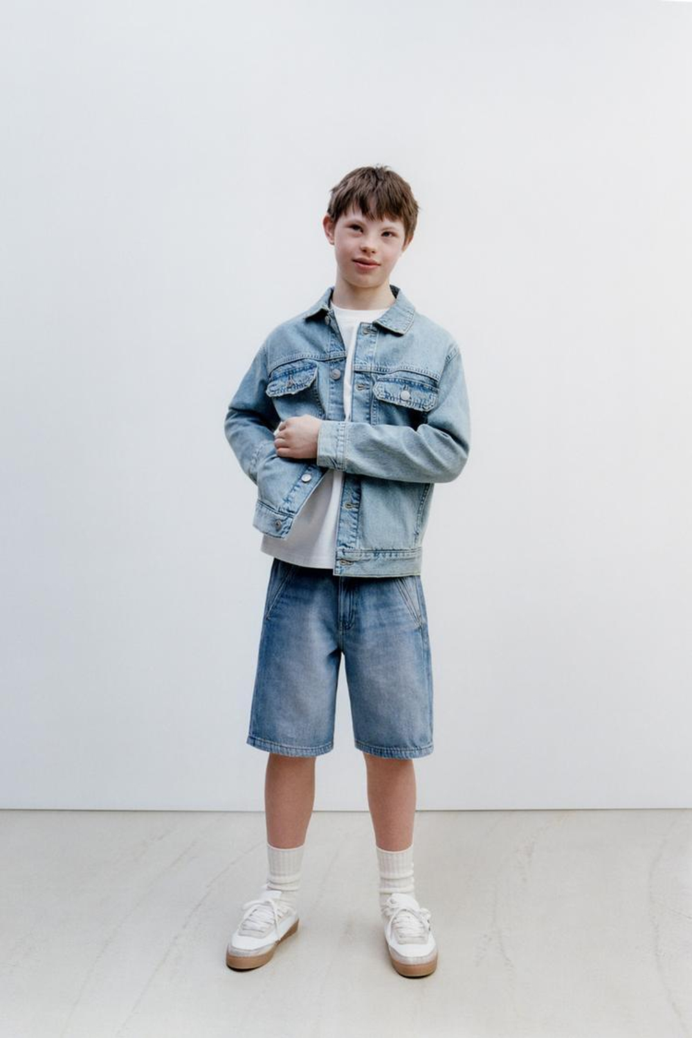 ZARA ДЖИНСОВЫЕ ШОРТЫ LOOSE FIT, СИНИЙ