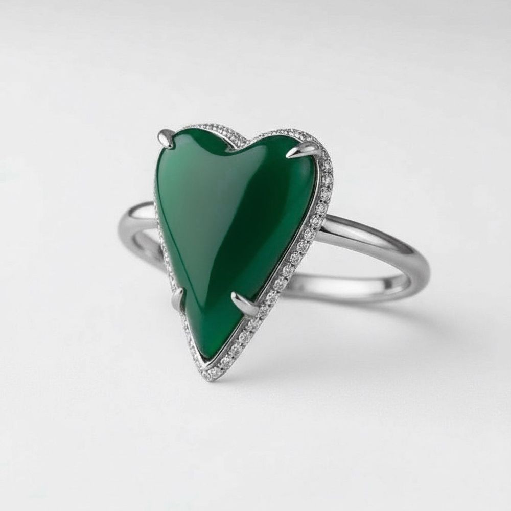 Кольцо Amor с зеленым агатом и белыми топазами