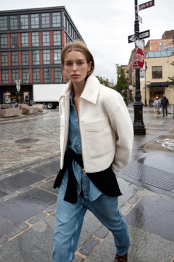 ZARA КУРТКА БУКЛЕ С НАКЛАДНЫМИ КАРМАНАМИ, ЭКРЮ