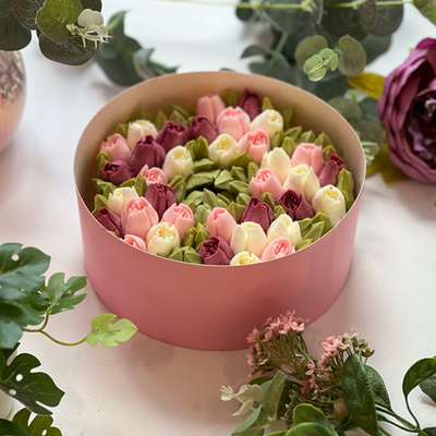 Букет 5 творожных тюльпанов в премиум коробе розового