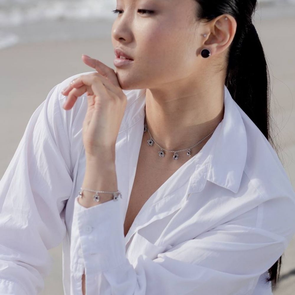 Серьги пусеты круг с вишневым янтарем