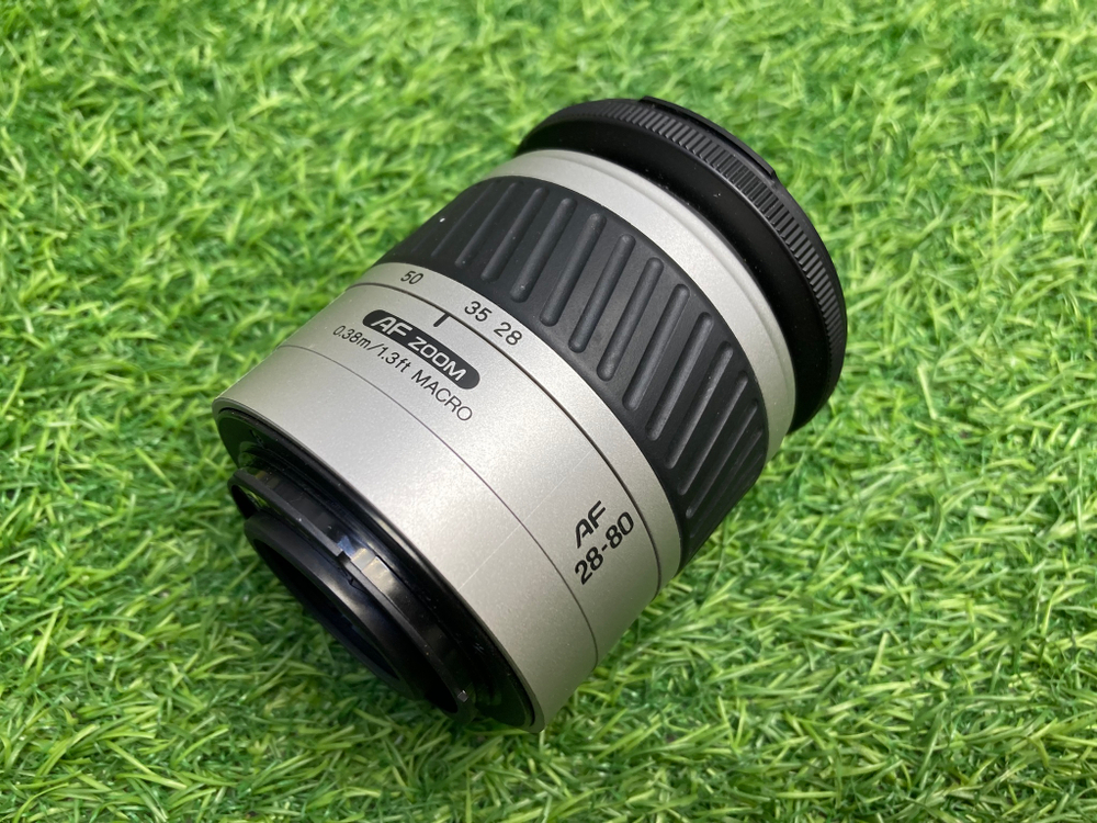 Minolta Dynax 404Si + AF Zoom 28-80mm 3.5-5.6