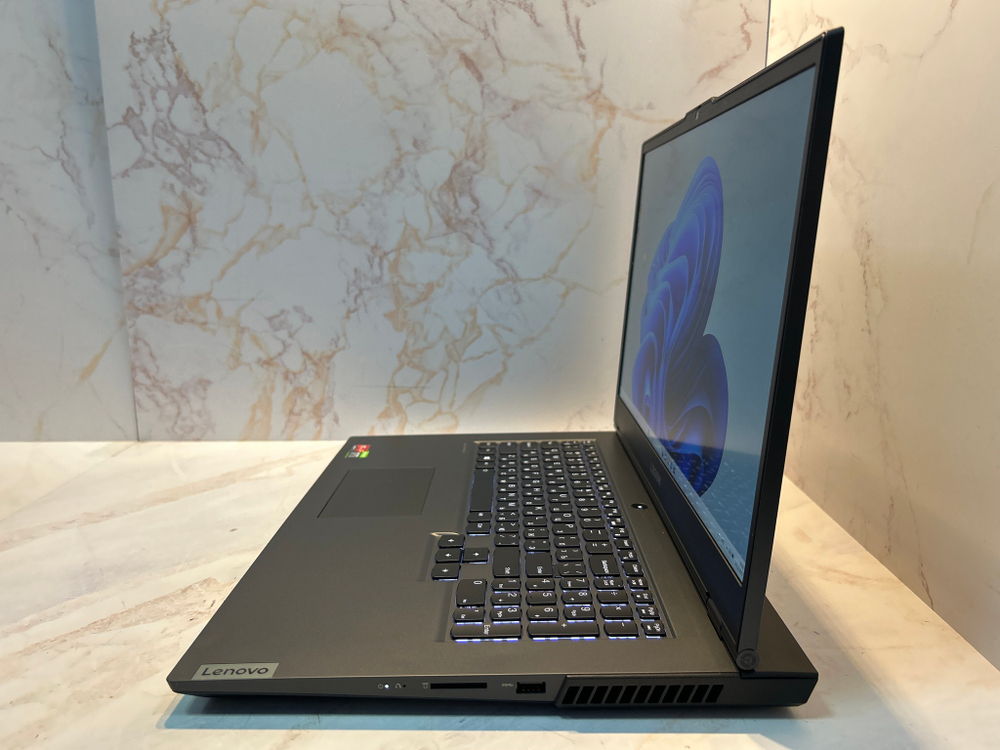 Ноутбук Lenovo Legion 5-17IMH05H.i7-10750H,16ГБ,SSD:512ГБ,RTX 2060 6ГБ,Free DOS,17.3"/1920x1080/144 HZ