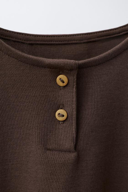 ZARA КОМПЛЕКТ ИЗ ОДНОТОННОЙ ФУТБОЛКИ И БРЮК, КОРИЧНЕВЫЙ