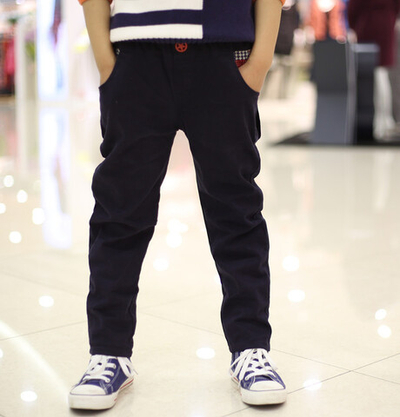 Брюки детские с контрастными вставками, вышивкой и аппликациями