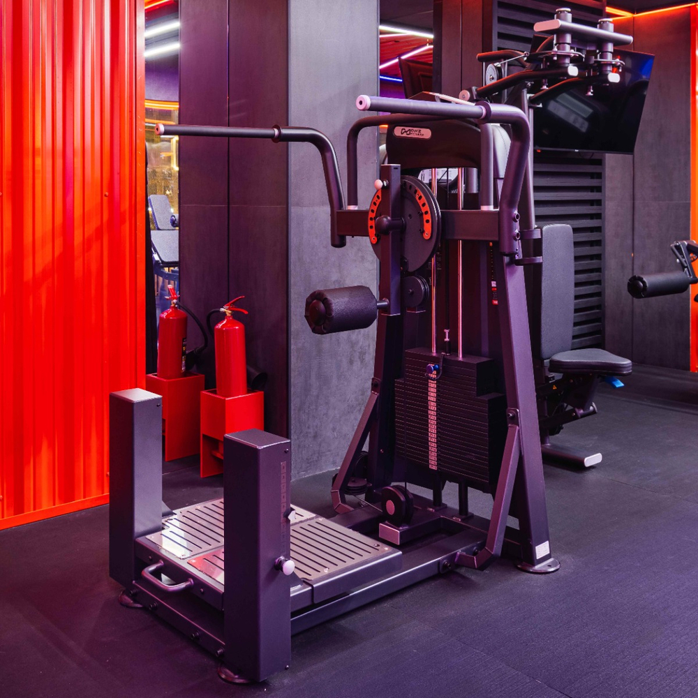 U3011C Отведение/приведение ног стоя. Махи ногами. Стек 94 кг