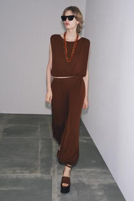 ZARA ТРИКОТАЖНЫЙ ТОП С ЭЛАСТИЧНЫМ НИЗОМ, ШОКОЛАДНЫЙ