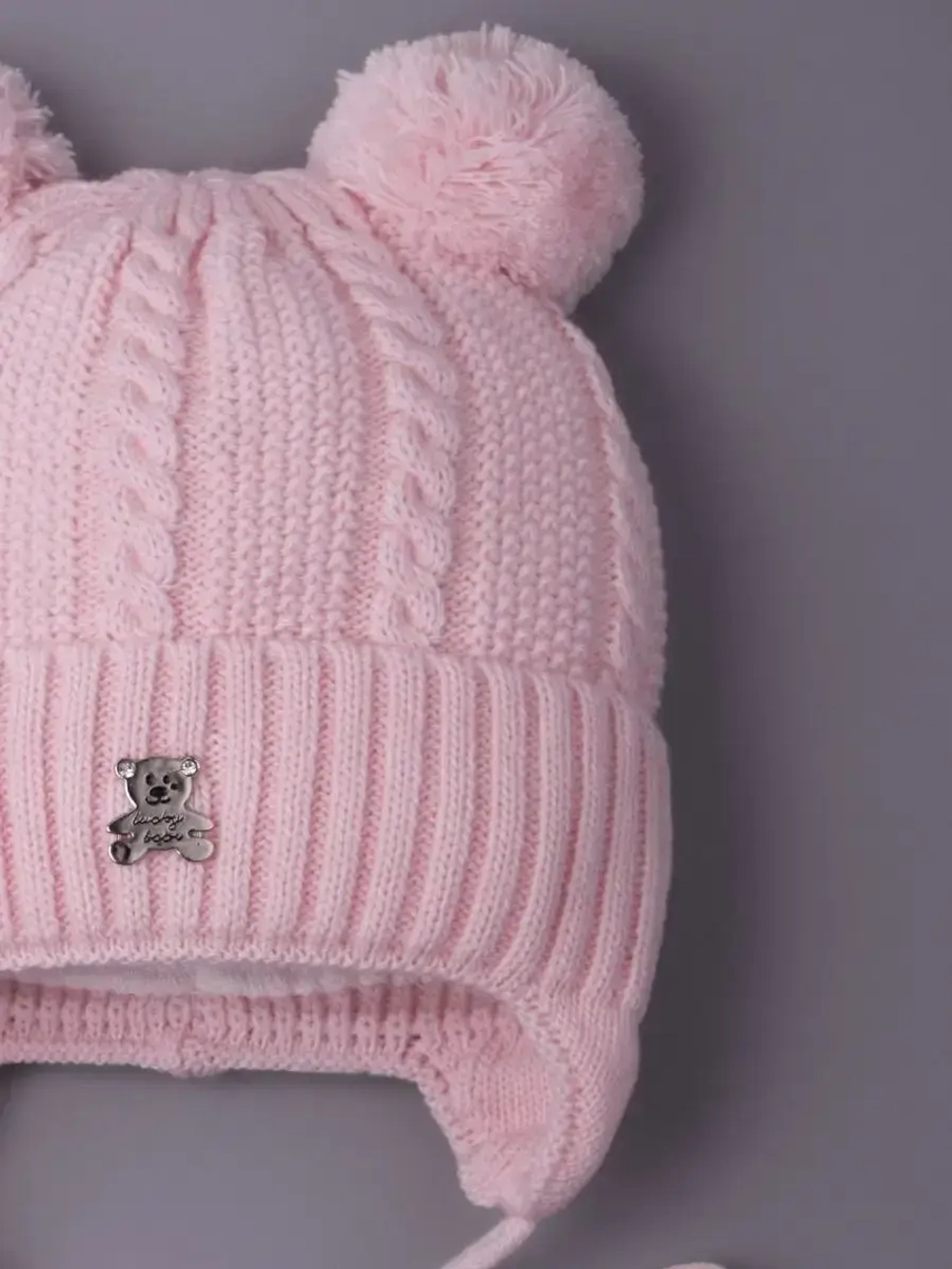 Шапка детская вязаная демисезонная на завязках