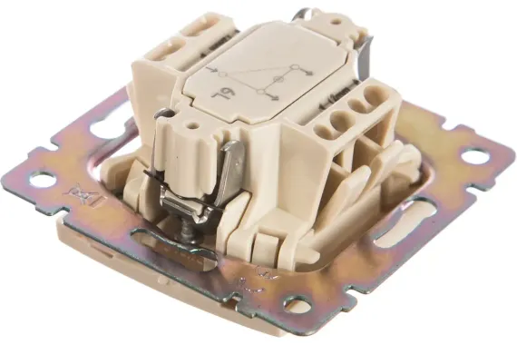 Выключатель Legrand Valena 1-клавишный с индикатором проходной слоновая кость 05245