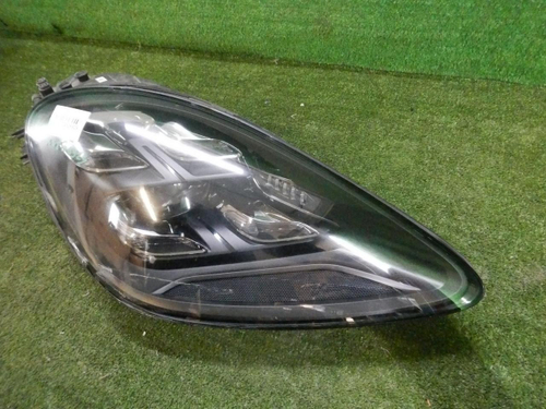 Фара правая Porsche Cayenne 3 (2017-2023) LED