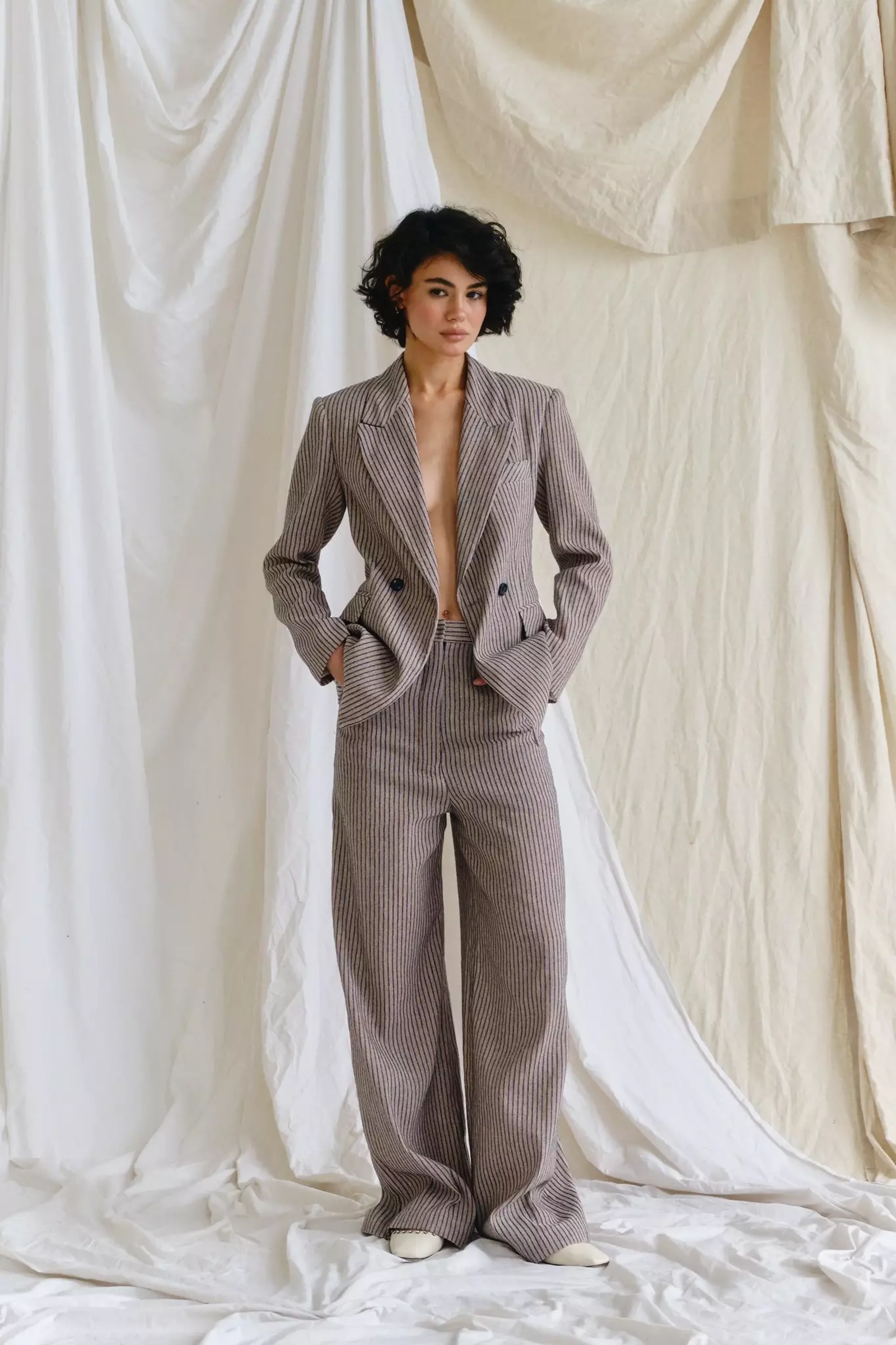 Брюки в мужском стиле изо льна