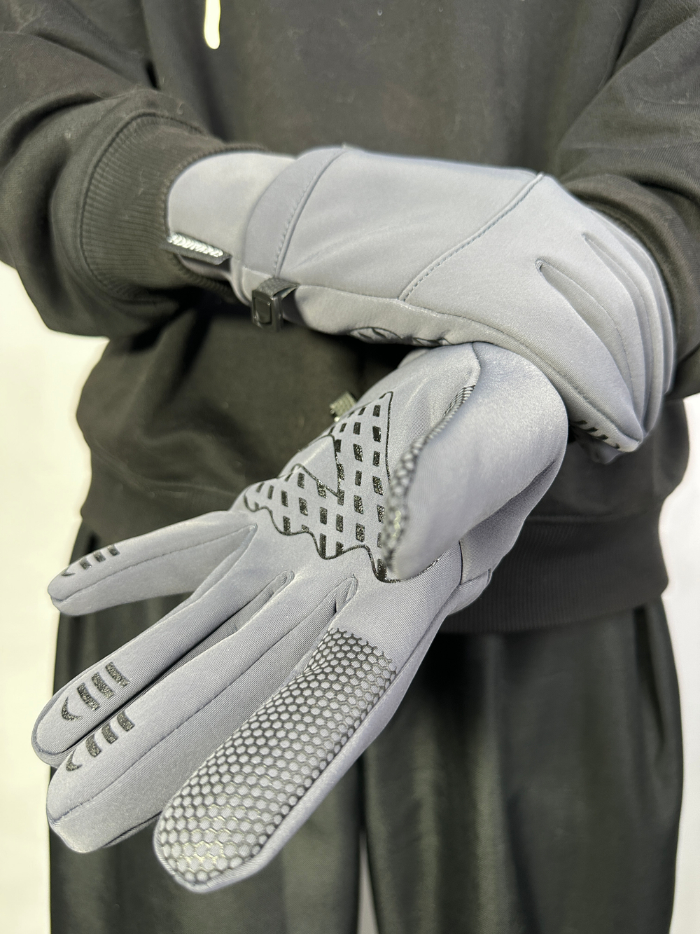 Перчатки TREYANCH