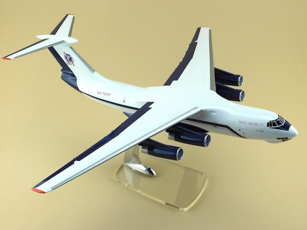 Модель самолета Ил-76ТД (М1:100, SOUTH AIRLINES)