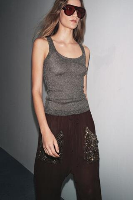 ZARA ТРИКОТАЖНЫЙ ТОП С МЕТАЛЛИЗИРОВАННОЙ НИТЬЮ, СЕРЫЙ
