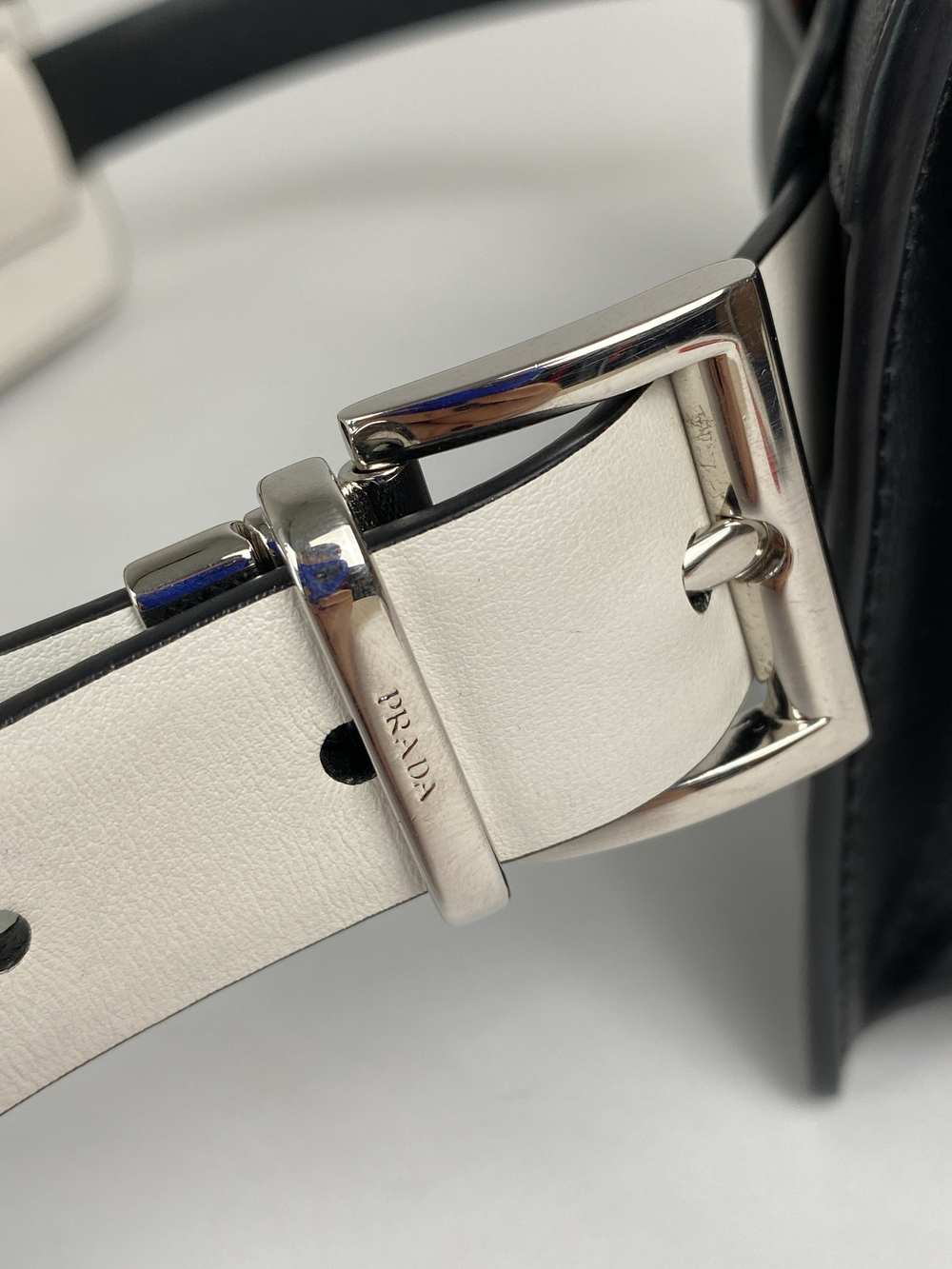 Сумка поясная Prada