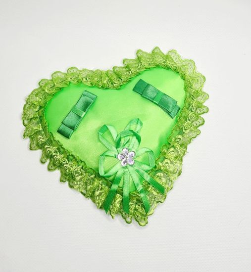 Подушечка для колец в виде сердца