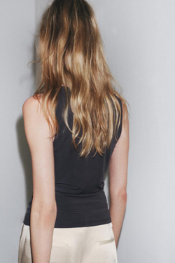 ZARA ТОП ИЗ СТРУЯЩЕЙСЯ ТКАНИ С ДРАПИРОВКОЙ, СВИНЦОВЫЙ